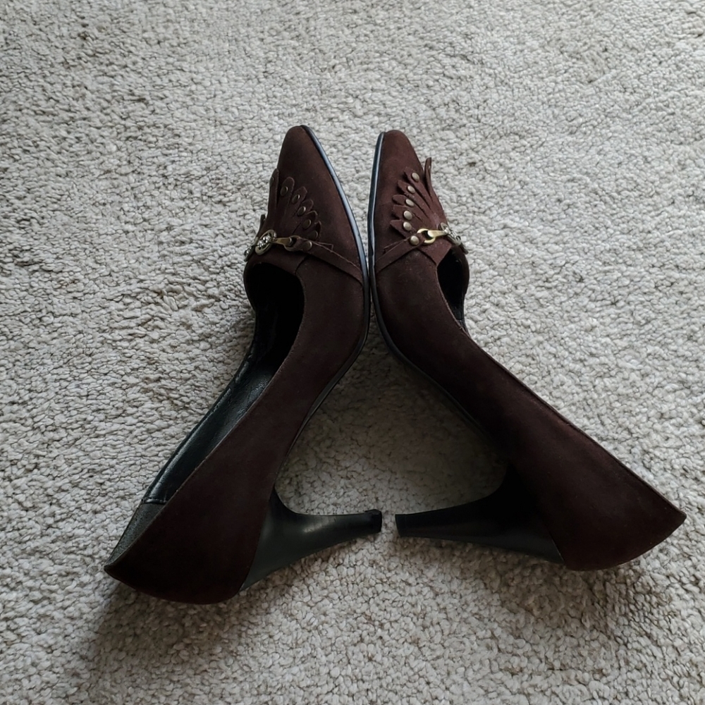 !!! HOST PICK!!!/10 Queen Suede Shoes - Picture 5 of 13